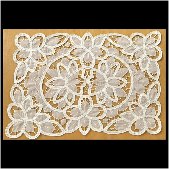 🆕 Set of 10 Vintage Lace Cutout Placemats | Double Lotus Floral Design | NWT - Picture 2 of 6